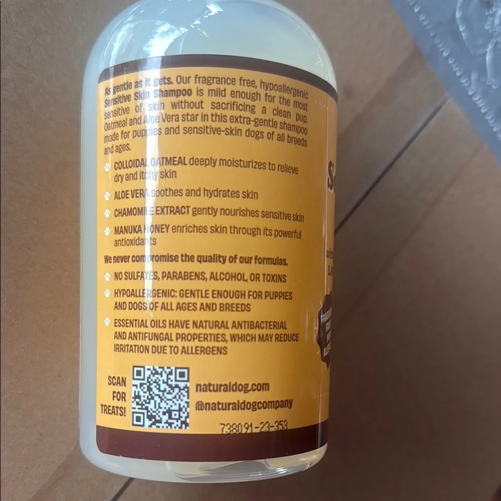 NWT Natural Dog Company Oatmeal Manuka Honey Sensitive Shampoo -hypoallergenic